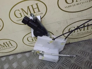 Suzuki Alto Türschloss links Beifahrerseite hinten & Innengriff Mk5 2009-2015A - Bild 1 von 4