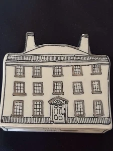 Escultura Anthropologie Molly Hatch Town Square House City - Imagen 1 de 6