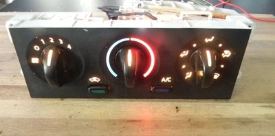 2000 Nissan Xterra Frontier Climate Heater A/C Control 00  275107Z111  L0325111 - Image 1 of 4