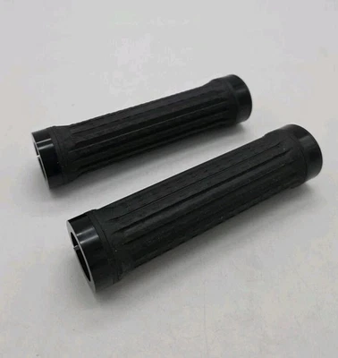 Renthal G212 Lock-On Grips - Traction Ultra-Tacky Black - Image 1 of 3