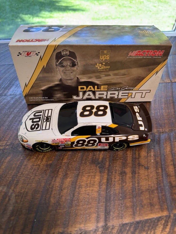 Action Dale Jarrett Ford Taurus 2003 UPS herramientas MAC con caja/288 escala 1:24 NASCAR Foto 1 de 4
