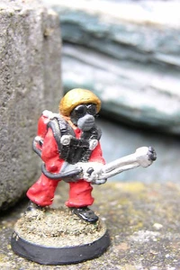 HEROES MINIATURES NBC TROOPER & FLAMMENWERFER BEMALT - Bild 1 von 1