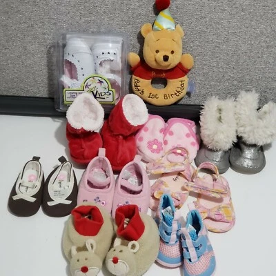 Nuevo y excelente estado Lote de 9 Pares de Zapatos Niñas Recién Nacidos a 6-9 Meses Foto 1 de 4