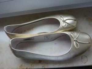 Goldfarbene Ballerinas von MARC, Leder, Größe 40, mit Gummisohle, gut erhalten - Bild 1 von 4