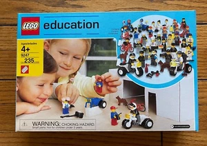 *NUEVO* Lego Education 9247 TRABAJADORES COMUNITARIOS Minifigura Bicicleta Enfermera Perro Ladrón - Imagen 1 de 5
