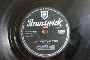 FOUR ACES XMAS 78 THE CHRISTMAS TREE / THE WORLD OUSIDE UK BRUNSWICK 05767 E- - Imagen 1 de 2