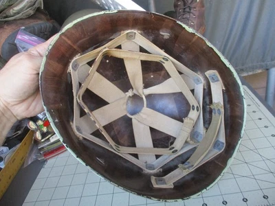 Forro de casco original de la Segunda Guerra Mundial con correas de rayón Foto 1 de 4