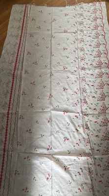 VTG Tablecloth/Material Linen Red Green Butterfly Flowers Velvet Zig Zag 40x112 - Image 1 of 4