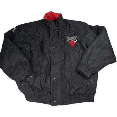 Chaqueta de bombardero vintage de los 90 Chicago Bulls NBA negra roja frontal a presión para hombre baloncesto Foto 1 de 4