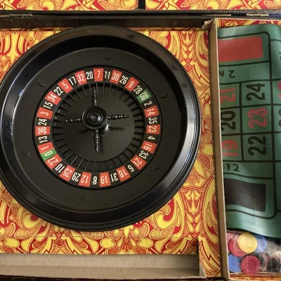 russian roulette board game   - Image 1 of 4