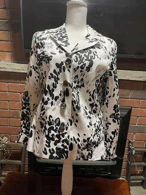 vintage Laura Ashley blazer, size S, animal print, v-neck - Image 1 of 4