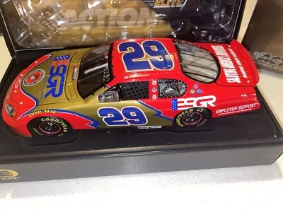 TONY STEWART #29 ESGR/MARINES 2004 NASCAR 1:24 LOTE 1 DE SOLO 1500 ACTION ELITE Foto 1 de 4