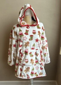 Marlo Lorenz Throwzy Poncho Christmas Trees Gingerbread Stocking  New Gift - Picture 1 of 3