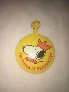 Peanuts Snoopy Il Principe dei Panini Pieghevole Tab Spilla Pulsante  - Foto 1 di 3