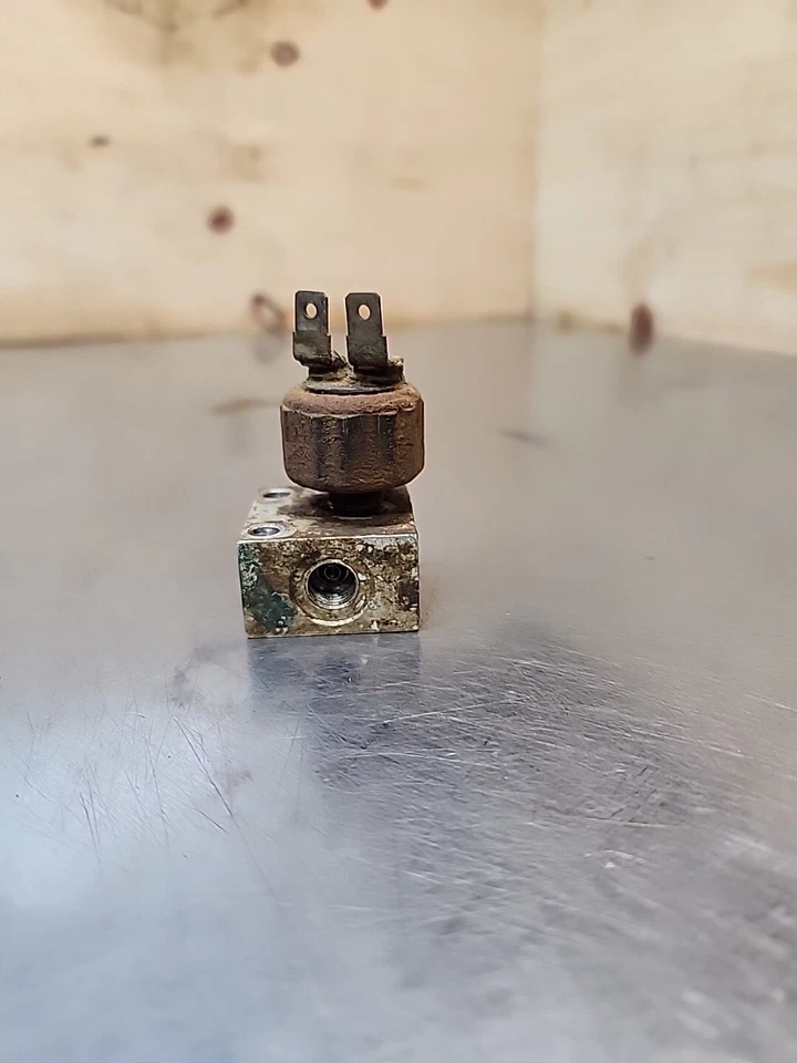 2009 Polaris RZR 800 EFI OEM Brake Switch - Image 1 of 4