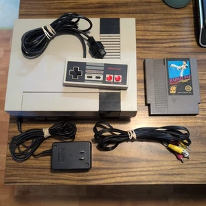 Pacchetto console Nintendo Entertainment System NES-001 originale - testato - Foto 1 di 7