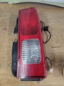 2006 - 2010 HUMMER H3 H3T RH RIGHT PASSENGER SIDE TAIL LIGHT LAMP OEM - Picture 1 of 3