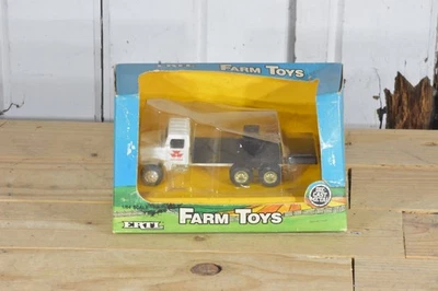 ERTL FARM TOYS MASSEY FERGUSON PLATAFORMA PLANA TRACTOR TRANSPORTADOR 1/64 ENTREGA REVERSIÓN Foto 1 de 4