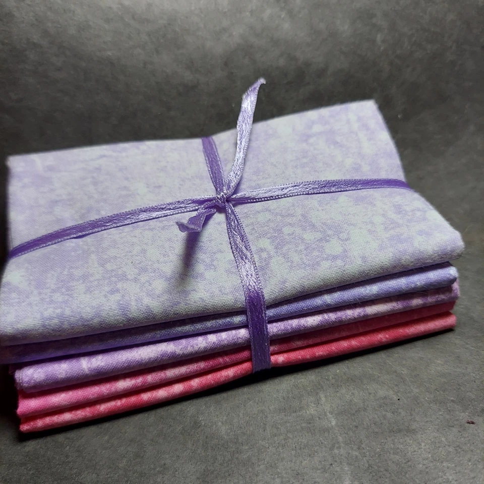 5 Fat Quarters. Pinks.  100% Cotton.  18 X 22 Inches - Image 1 of 3
