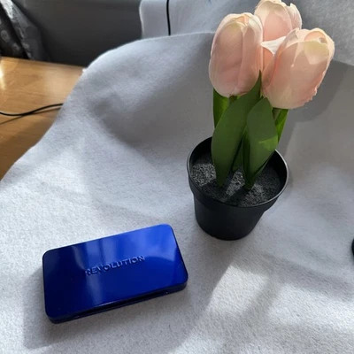 Makeup Revolution - Forever Dynamic Tranquil Eyeshadow Palette ~ BNIB - Image 1 of 4