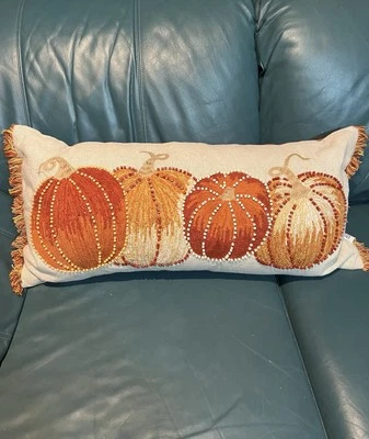 Almohada Calabaza con Cuentas Casa y Jardín 28x12" Otoño Acción de Gracias Otoño Halloween  Foto 1 de 4