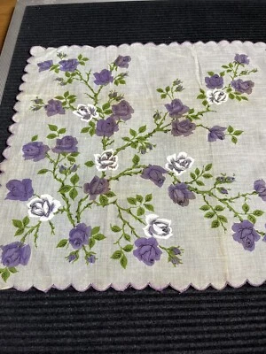 Pañuelo Vintage Algodón Rosas Púrpura Nuevo de Lote Antiguo Original Pegatina Borde Festoneado Foto 1 de 4