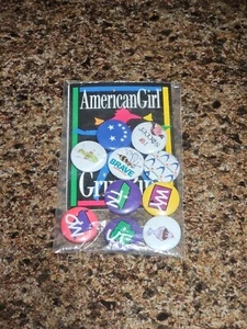 Vintage American Girl Puppe Grin Pins ungeöffnete Tasche mit 10 Pins - 1990er Bär Pferd - Bild 1 von 2
