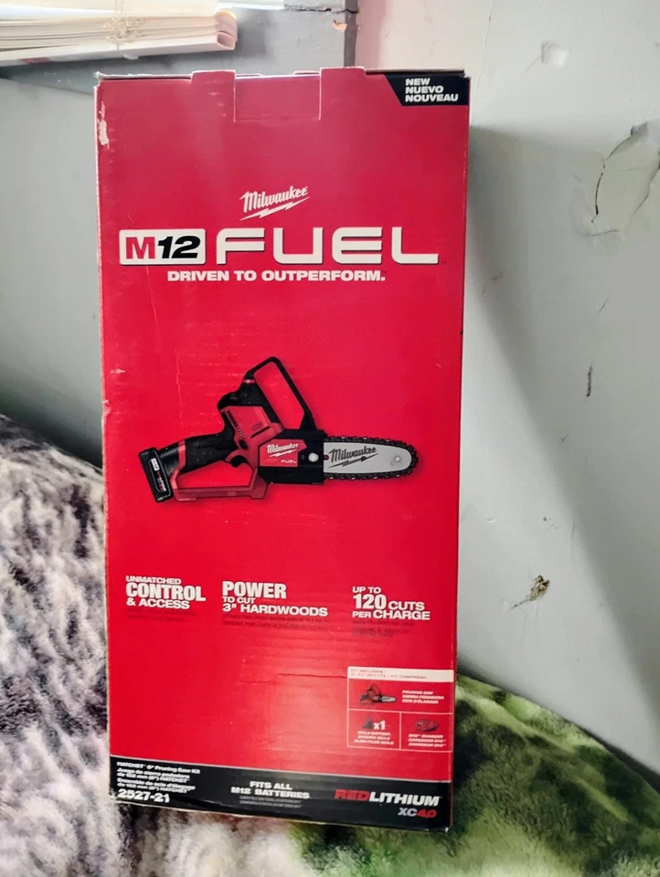 MILWAUKEE  M12  2527-21   6" Pruning Saw Kit(hatchet,battery,charger) NIB - Image 1 of 1