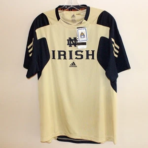 Nueva Camiseta Jersey Notre Dame Fighting Irish NCAA Adidas S/S Cuello Redondo Azul Marino Dorado - Imagen 1 de 11