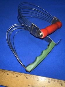2 VINTAGE WIRE WHISKER PASTRY BLENDER’S Kitchen Tools. Androck - Picture 1 of 10