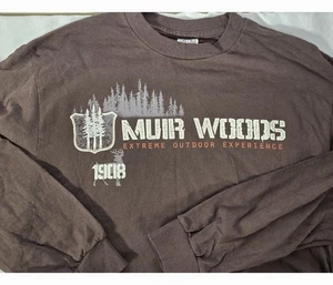 Camiseta para hombre Muir Woods marrón.  La camisa es manga larga - Imagen 1 de 5