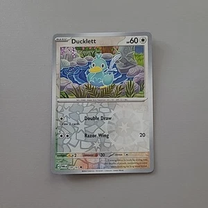 Ducklett - Holograma Inverso - Mascarada Crepúsculo 139/167 Pokemon Juego de Cartas Coleccionables Casi Nuevo - Imagen 1 de 2