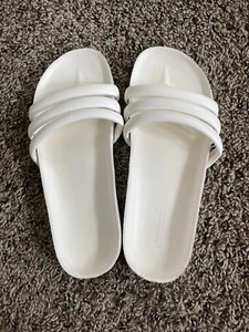 Old Navy Women’s 8 Contour Insole Comfort 3 Strap Across Slide Sandals - Picture 1 of 5