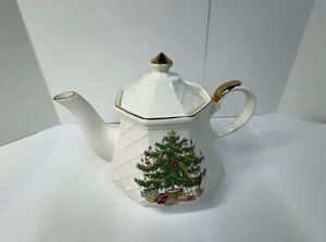 Vintage White Lattice Christmas Tree Teapot Gold Painted Trim Made In Japan 7”H - Picture 1 of 10