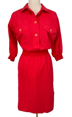 Vestido Akris Mujer Talla 38/ EE. UU. 6 Botones Manga 3/4 Rojo Midi Bohemio Chic Bolsillo Foto 1 de 4