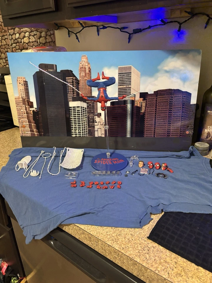 Mezco 1:12 Amazing Spider Man. COMPLETO. Solo falta caja original Foto 1 de 4