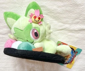 Pokemon World Championships 2023 Sprigatito Plüsch WCS Yokohama Anime Ware Spielzeug - Bild 1 von 12