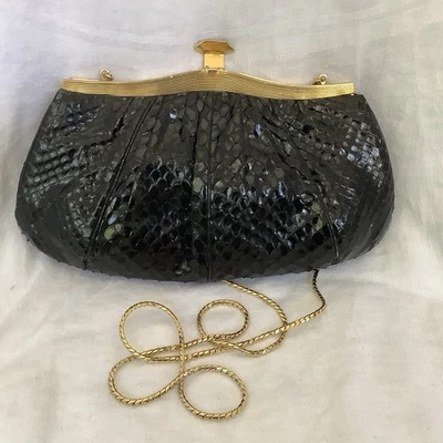 Bolso sin asas vintage Judith Leiber negro de piel de serpiente bolso de noche correa de cadena Foto 1 de 4