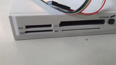 2x CHIPKARTEN- SPEICHERKARTENLESER 3,5 Zoll, nagelneu, liest fast alles, RARITÄT - Bild 1 von 4