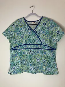 Scrub top bianco croce blu verde floreale finto collo uniforme medica XL - Foto 1 di 7