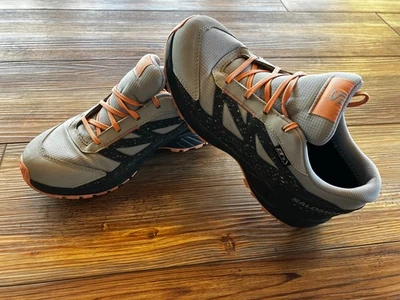 Salomon Outway Jóvenes Zapatos para Correr Talla 4 CSWP Impermeables Senderismo Gris Rosa Foto 1 de 4