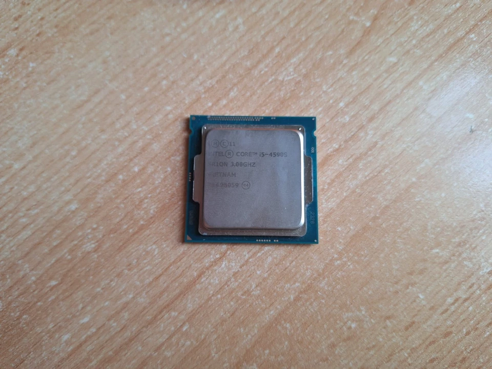 Prozessor - Intel Core i5-4590S (4x 3,00 GHz) CPU Prozessor Sockel 1150 - Bild 1 von 1