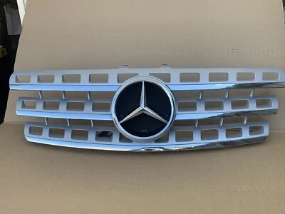 09-11 Mercedes W164 ML350 ML550 Conjunto de parrilla de capó de radiador delantero OEM Foto 1 de 4