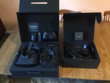 Oculus Rift VR Headset with Touch Controllers Bundle - Great Condition