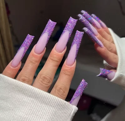 24 Piezas Uñas Prensadas Extra Largo Ataúd Brillante Manicura Francesa con Brillo Púrpura Foto 1 de 4