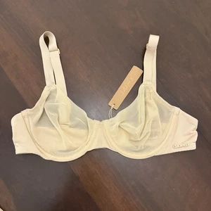 Skims No Show Molded Unlined Demi Bra Size 34B Sand New With Defects - Picture 1 of 9