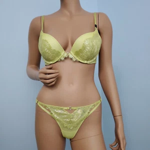 Nuevo con etiquetas Sujetador Push Up 32C Tanga 32C Stanga S - Imagen 1 de 12