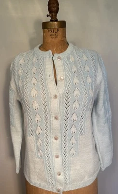 Cárdigan tejido retro azul bebé vintage años 60 botones nacarados talla pequeña-mediana Foto 1 de 4