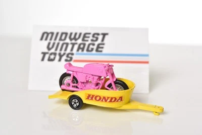 P422-MATCHBOX SUPERFAST MB38-A HONDA MOTORCYCLE AND TRAILER.PINK - Image 1 of 4