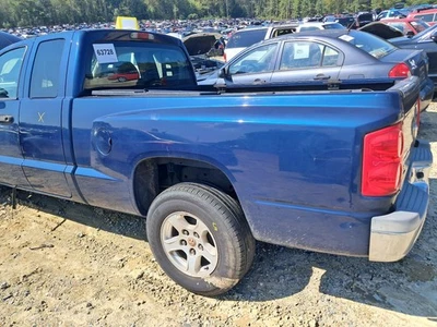 Used Left Tail Light Assembly fits: 2005 Dodge Dakota Left Grade A — 第 1/4 张图片